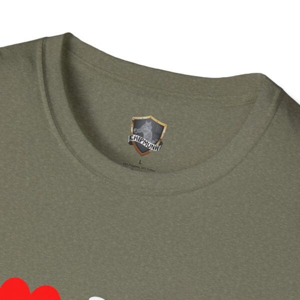 Close-up of the collar on a green "I ❤️ Mom Bods" T-shirt, featuring a Chipmunk brand label and size L tag.